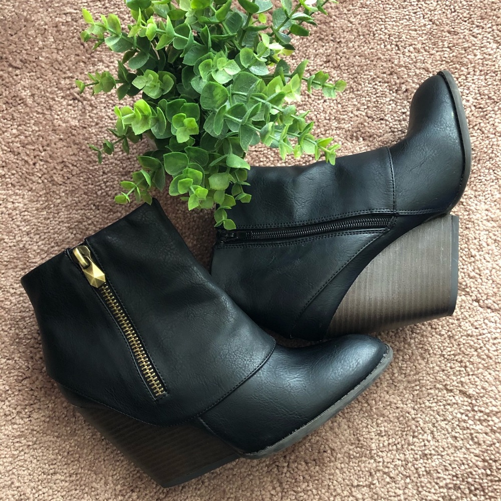 🤩Fergalicious Wedge Boots